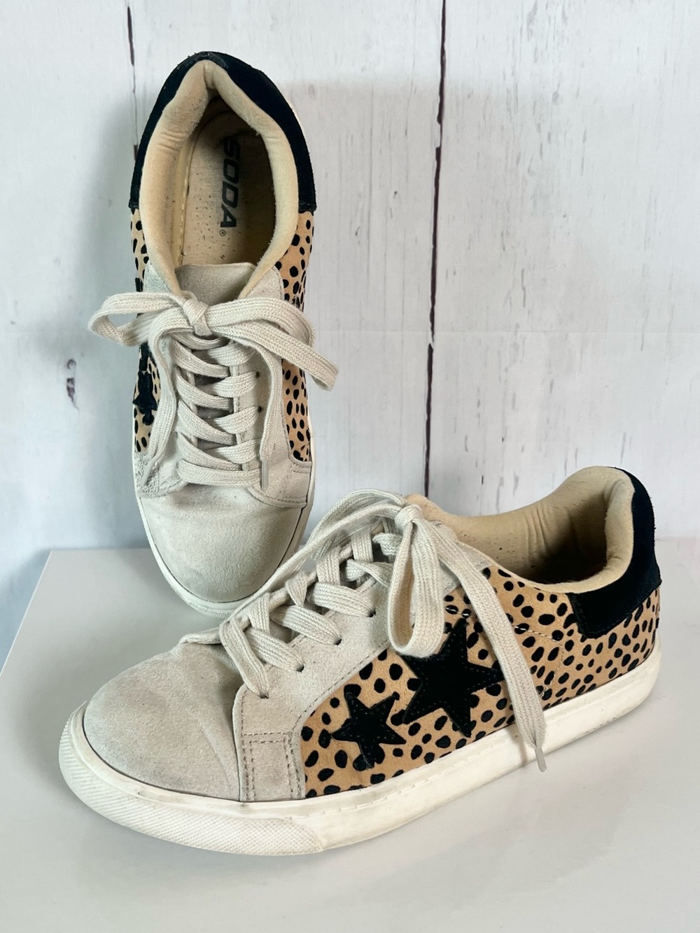 Soda Leopard Cheetah Print Black Star Low Top Sneakers Size 7.5